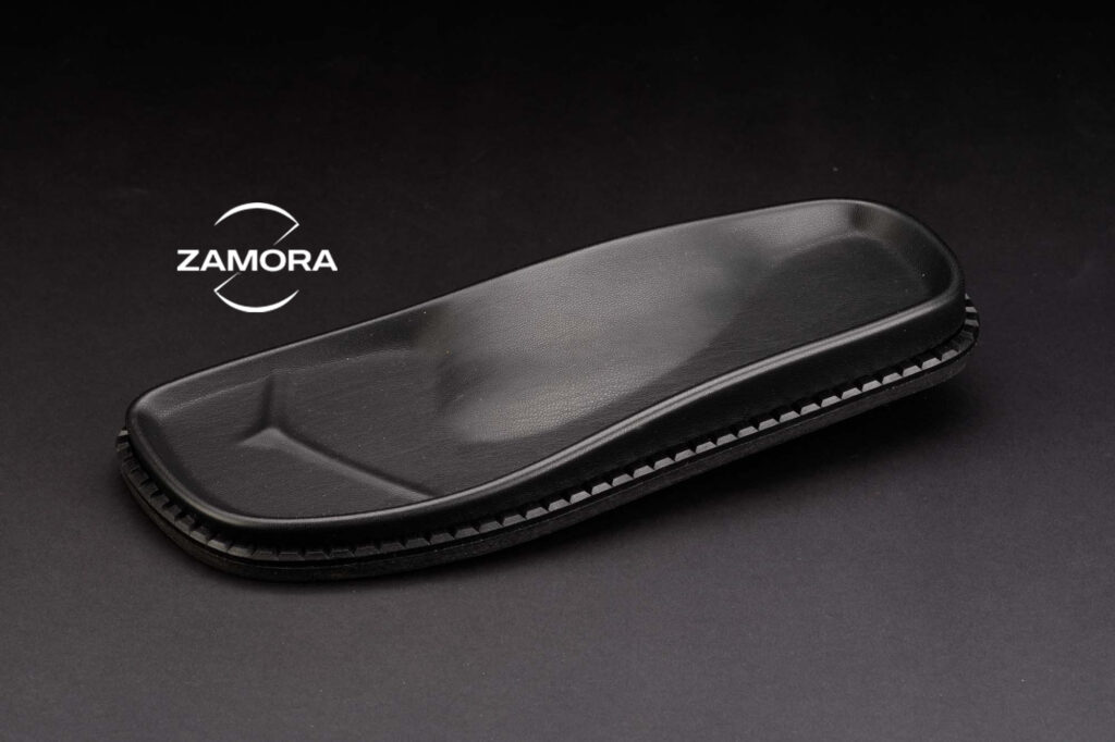 inyectados zamora-42-suelas-plantas-modelo-abril-negro-logo