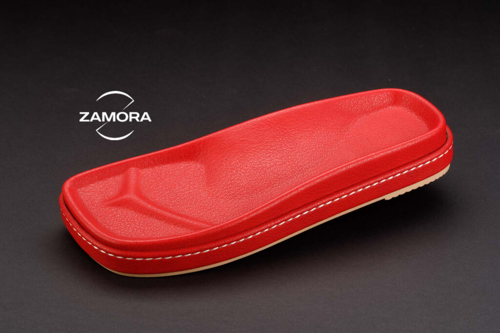 inyectados zamora-44-suelas-plantas-modelo-abril-rojo-logo